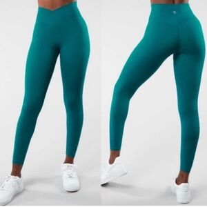 BuffBunny Teal High-Waist V-Front Leggings